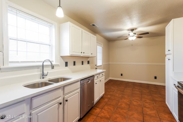 131 Shawnee Dr, Shepherdsville, KY 40165