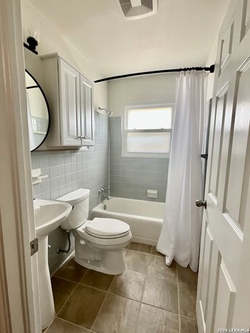 107 SHROPSHIRE DR, San Antonio, TX 78217