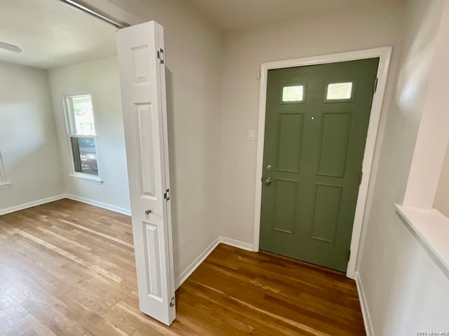 107 SHROPSHIRE DR, San Antonio, TX 78217