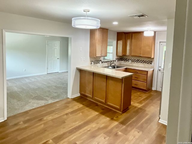 107 SHROPSHIRE DR, San Antonio, TX 78217
