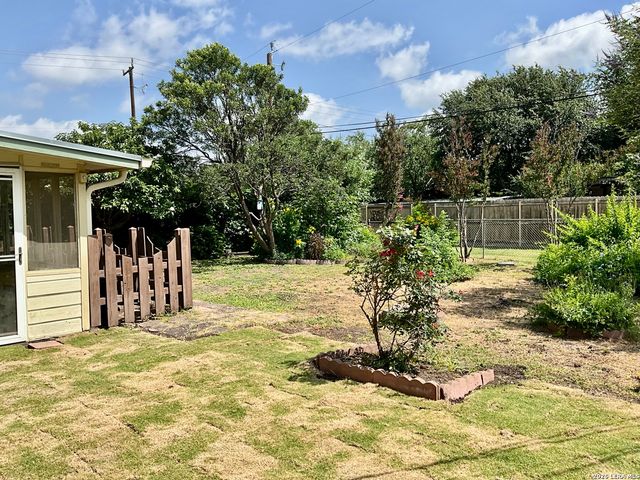 107 SHROPSHIRE DR, San Antonio, TX 78217