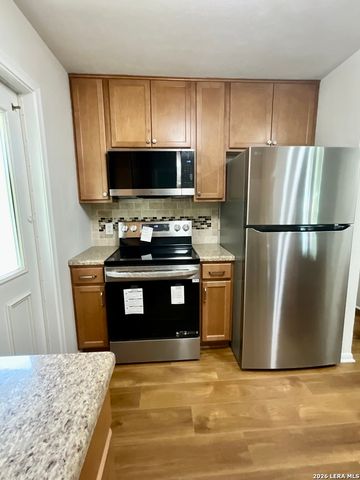 107 SHROPSHIRE DR, San Antonio, TX 78217