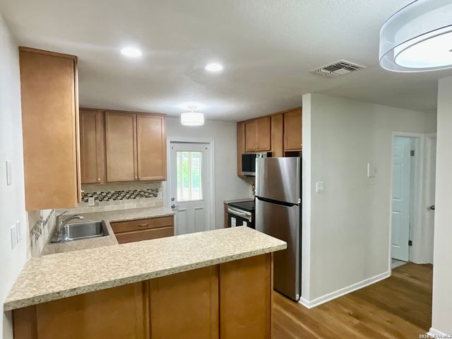 107 SHROPSHIRE DR, San Antonio, TX 78217
