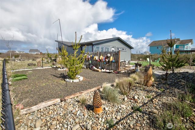 1436 Sand Pebble Avenue SW, Ocean Shores, WA 98569