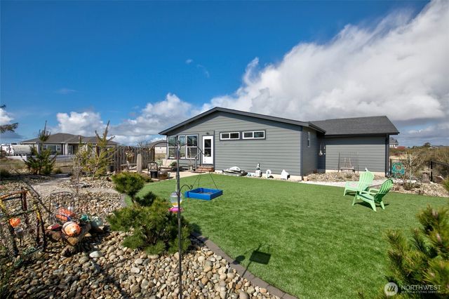 1436 Sand Pebble Avenue SW, Ocean Shores, WA 98569