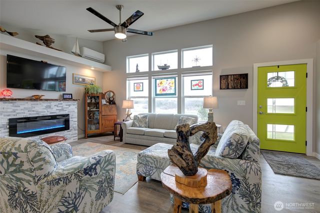 1436 Sand Pebble Avenue SW, Ocean Shores, WA 98569