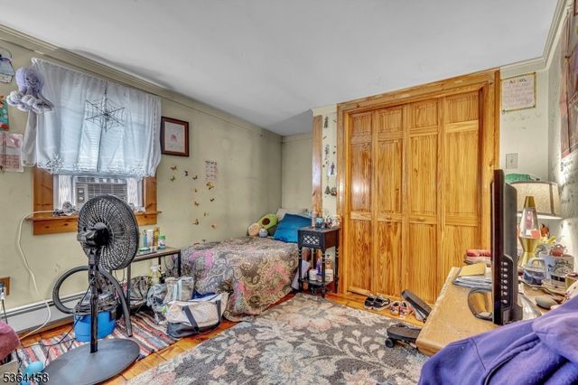 135 Main St, Hampton Boro, NJ 08827
