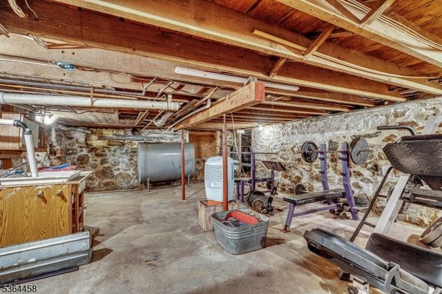 135 Main St, Hampton Boro, NJ 08827