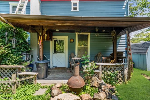 135 Main St, Hampton Boro, NJ 08827