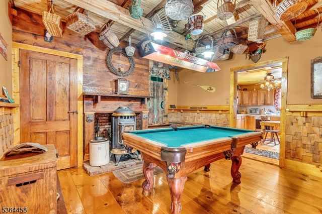 135 Main St, Hampton Boro, NJ 08827