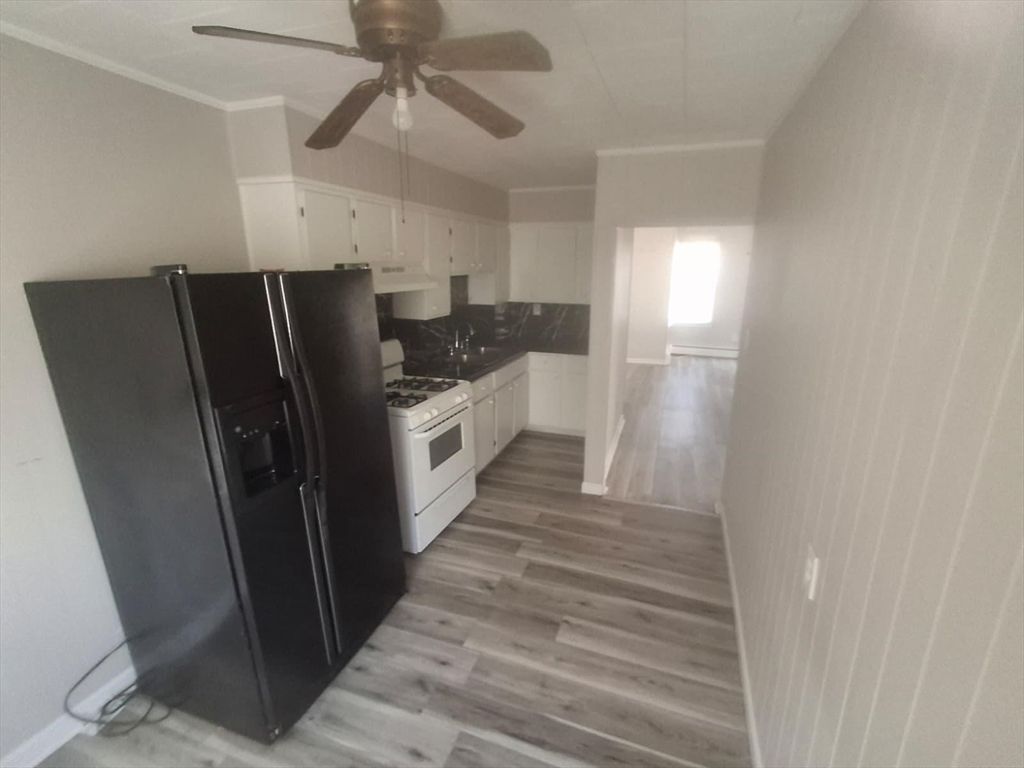 19 Manning 1, Fall River, MA 02723