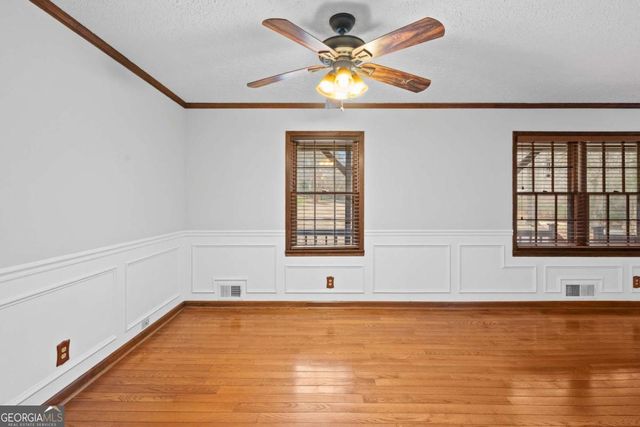 426 Riverlake Court, Woodstock, GA 30188