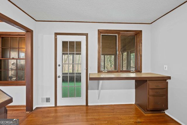 426 Riverlake Court, Woodstock, GA 30188