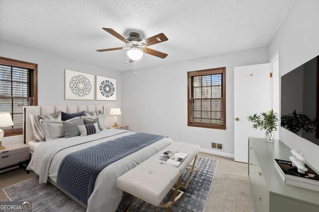 426 Riverlake Court, Woodstock, GA 30188