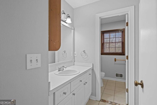 426 Riverlake Court, Woodstock, GA 30188