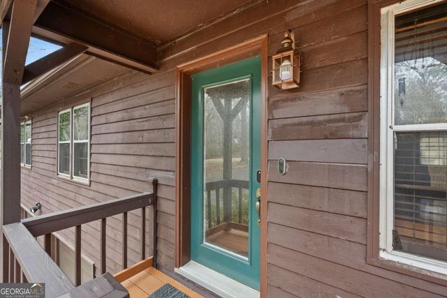 426 Riverlake Court, Woodstock, GA 30188