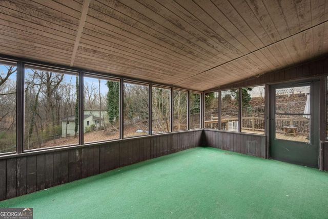 426 Riverlake Court, Woodstock, GA 30188