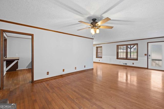 426 Riverlake Court, Woodstock, GA 30188