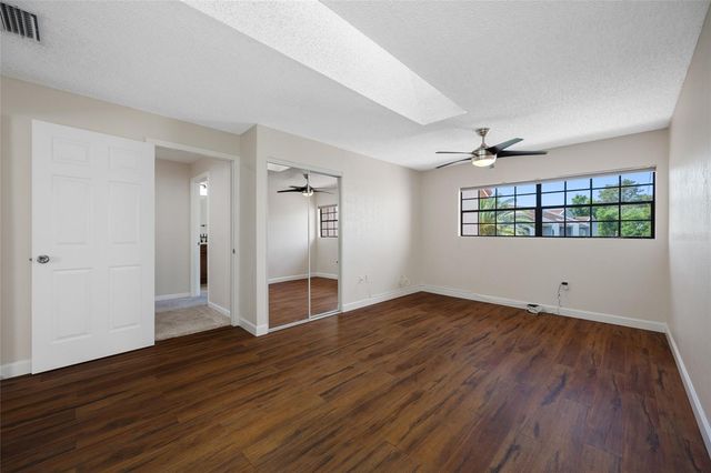 10416 SAINT TROPEZ PLACE, Tampa, FL 33615