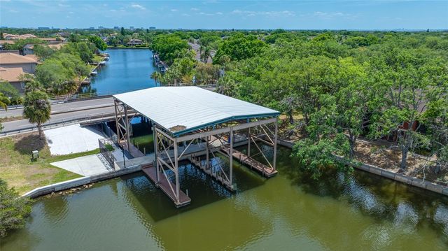 10416 SAINT TROPEZ PLACE, Tampa, FL 33615