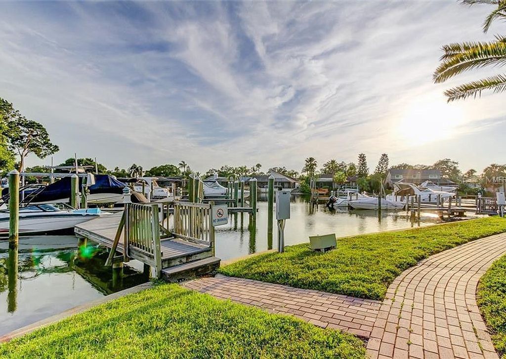 10416 SAINT TROPEZ PLACE, Tampa, FL 33615