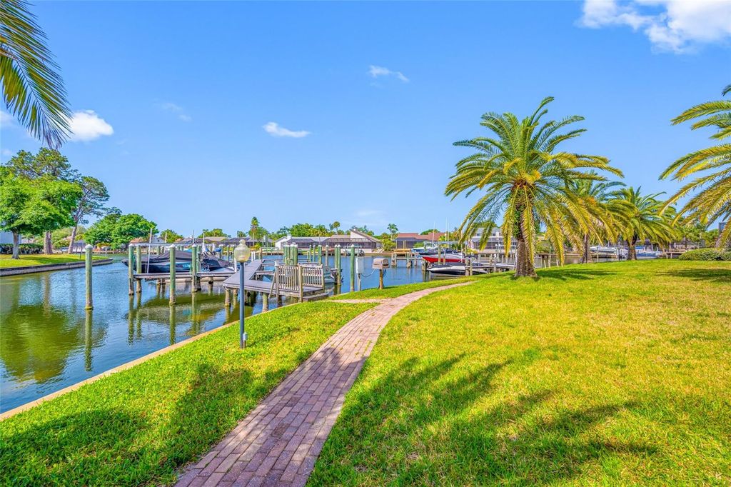 Image 57 of property listing at 10416 SAINT TROPEZ PLACE, Tampa, FL 33615