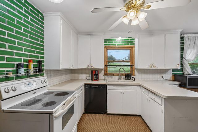 304 17th Avenue N, South Saint Paul, MN 55075