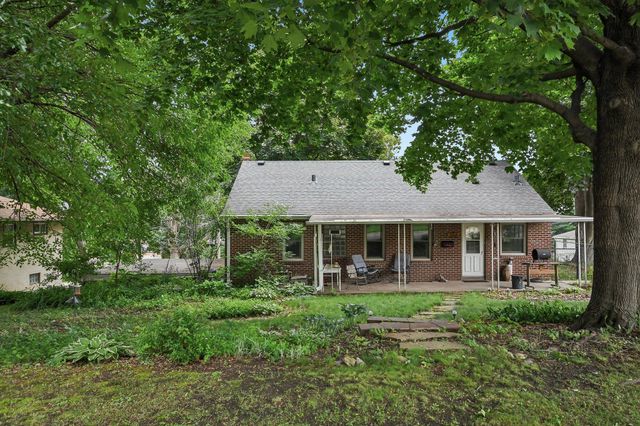 304 17th Avenue N, South Saint Paul, MN 55075