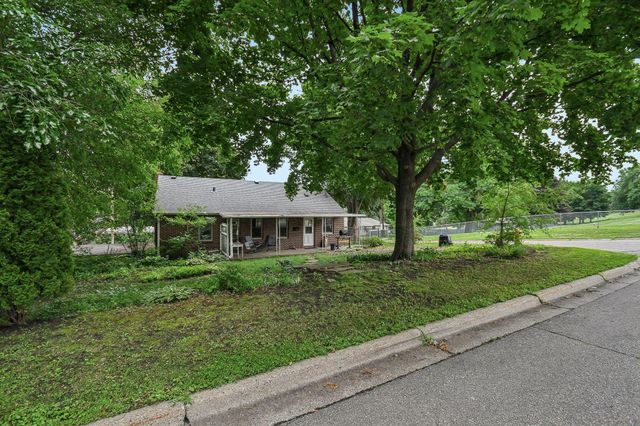304 17th Avenue N, South Saint Paul, MN 55075