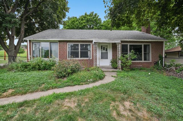 304 17th Avenue N, South Saint Paul, MN 55075
