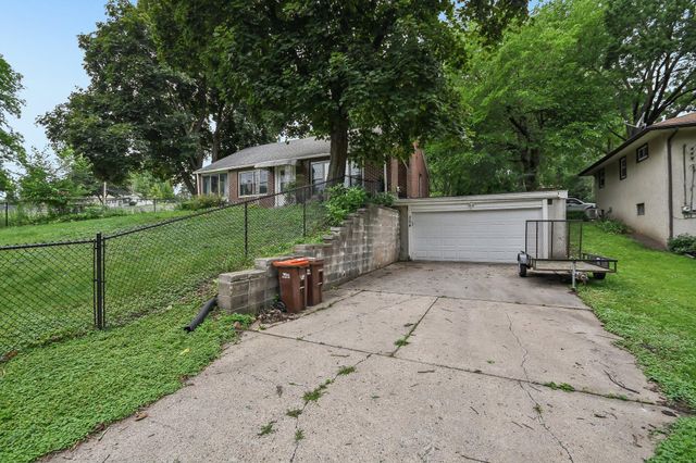 304 17th Avenue N, South Saint Paul, MN 55075