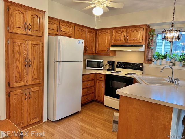 15662 Liverpool Street, Livonia, MI 48154