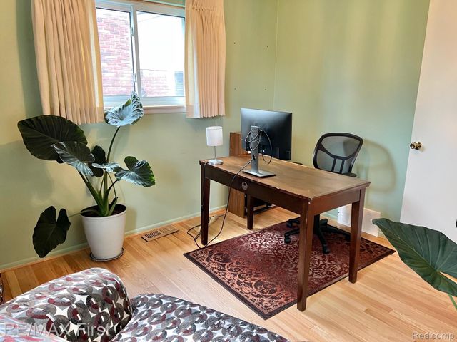 15662 Liverpool Street, Livonia, MI 48154