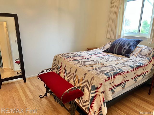 15662 Liverpool Street, Livonia, MI 48154