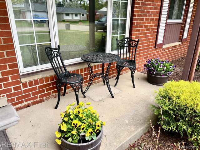 15662 Liverpool Street, Livonia, MI 48154