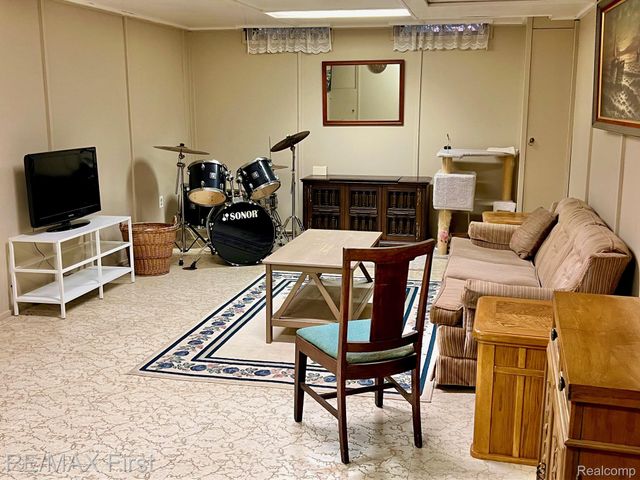 15662 Liverpool Street, Livonia, MI 48154