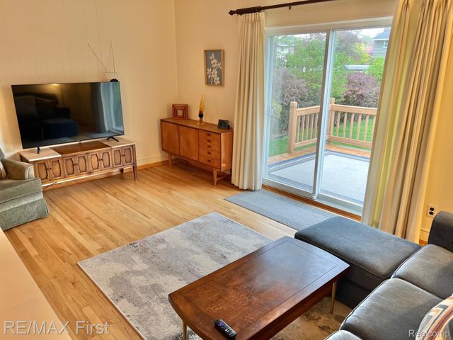 15662 Liverpool Street, Livonia, MI 48154