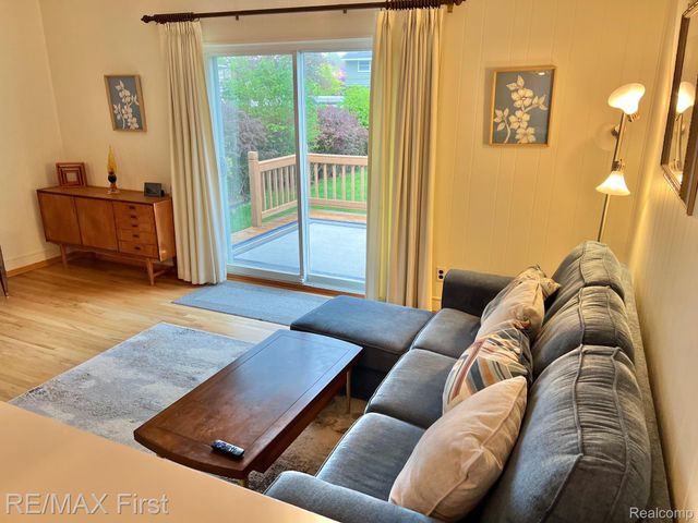 15662 Liverpool Street, Livonia, MI 48154