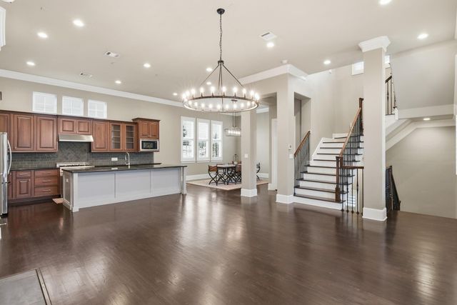 10933 Upland Park, Houston, TX 77043