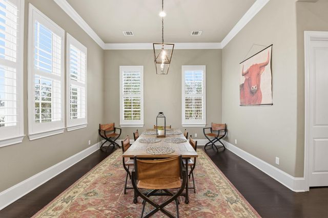 10933 Upland Park, Houston, TX 77043