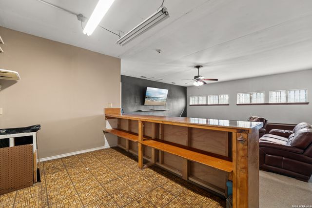 2835 Hiawatha, San Antonio, TX 78210
