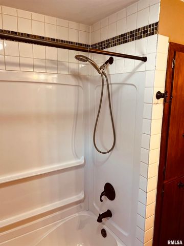 709 S EAST Avenue, Manito, IL 61546