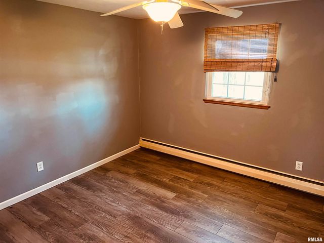 709 S EAST Avenue, Manito, IL 61546