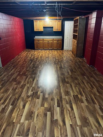 709 S EAST Avenue, Manito, IL 61546