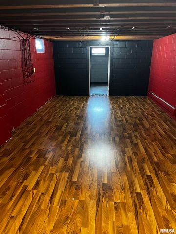 709 S EAST Avenue, Manito, IL 61546