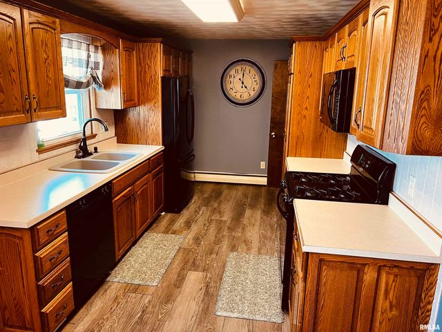 709 S EAST Avenue, Manito, IL 61546