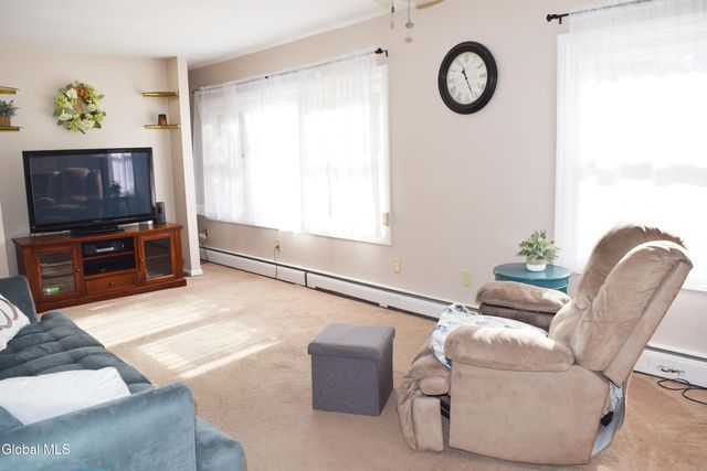 39 Oxford Circle, Brunswick, NY 12180