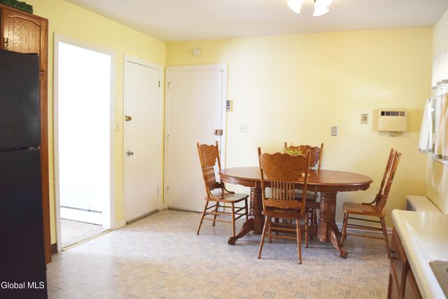 39 Oxford Circle, Brunswick, NY 12180