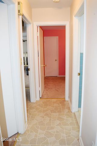 39 Oxford Circle, Brunswick, NY 12180