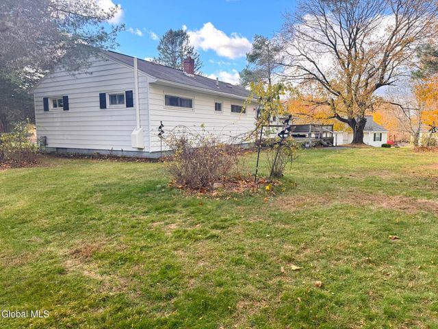 39 Oxford Circle, Brunswick, NY 12180